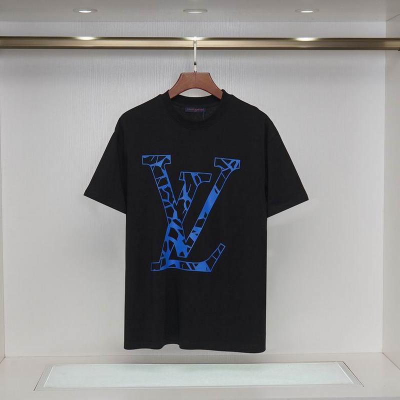 Louis Vuitton Men's T-shirts 39